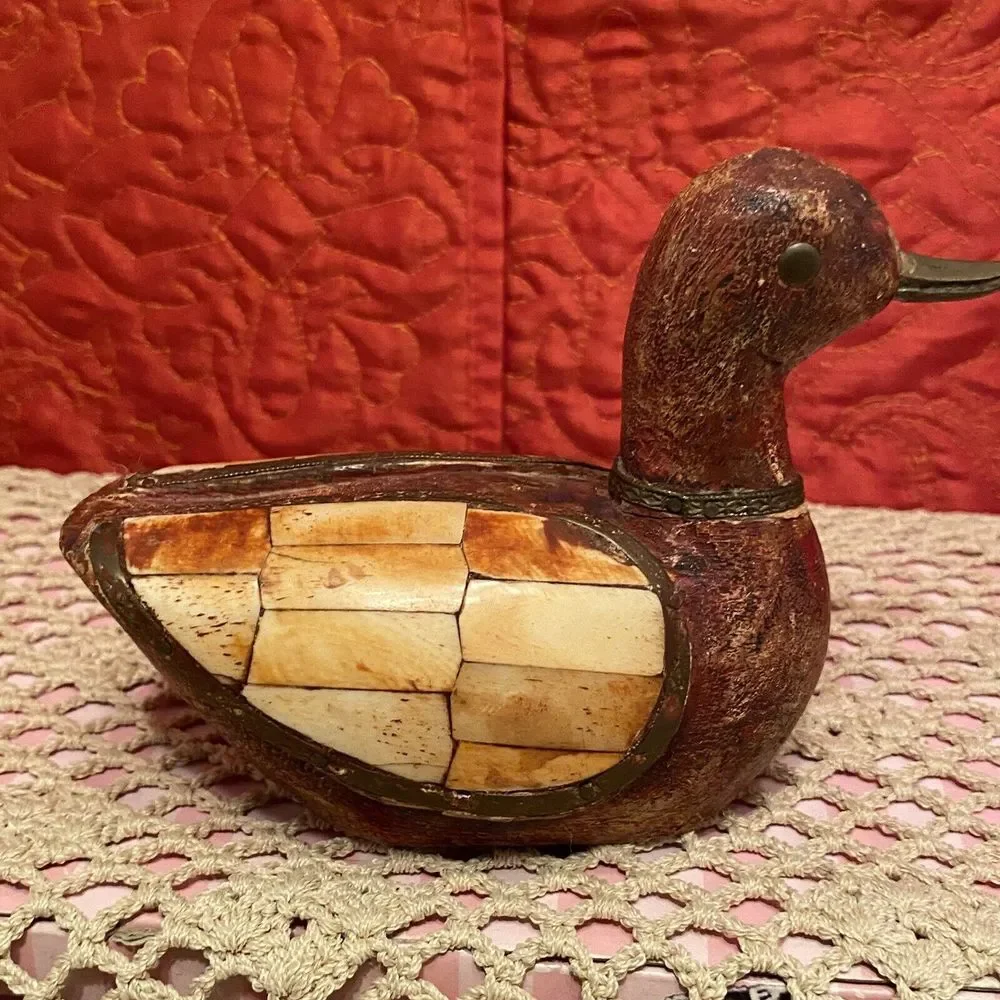 VTG Small‎ Wooden Red Brown Duck Brass Beak and Accents Trim Wood Hand Carved